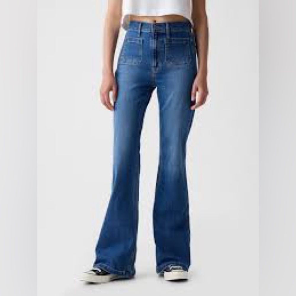 GAP Flare High Rise Pocket Front Jean